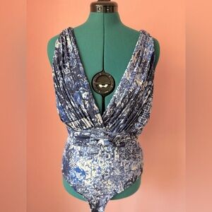 Bebe Gabriela Deep V twisted bodysuit size Med